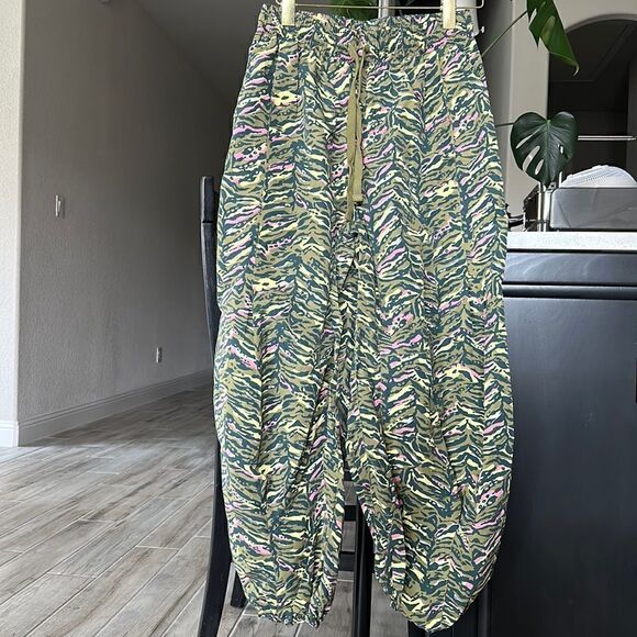 NWOT Free People Movement Cheetah Zephyr Balloon Pants High Waisted Baggy Street - Picture 3 of 11